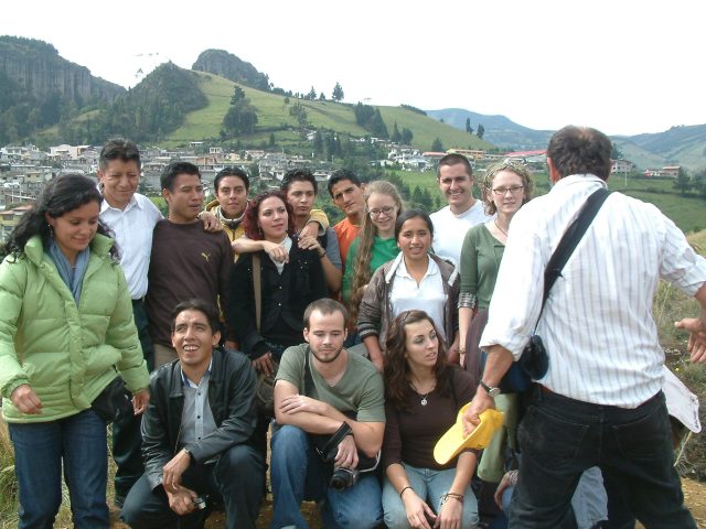 Students from East Tennessee State University, USA, and the Bolívar State University, Ecuador, at the saltworks in Salinas, June 2010.