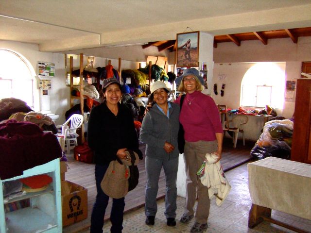 Salinas woolens workshop knitters and JaneAnn Mosteller at Salinas knitting shop.